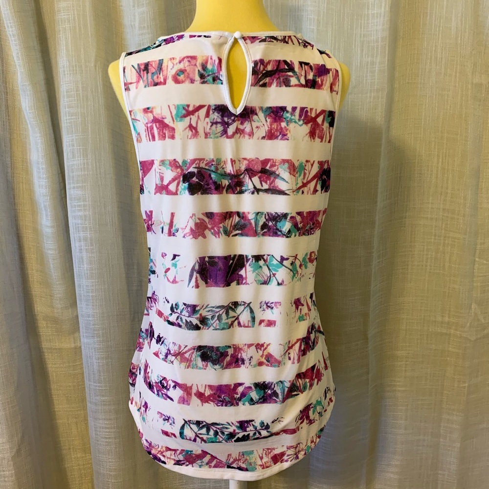 Beautiful Layered Top - Picture 3 of 5